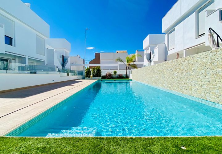 Bungalow - Pilar de la Horadada, Alicante, Pilar de la Horadada - € 334 900 | Réf : MN-N8405 - photo 1