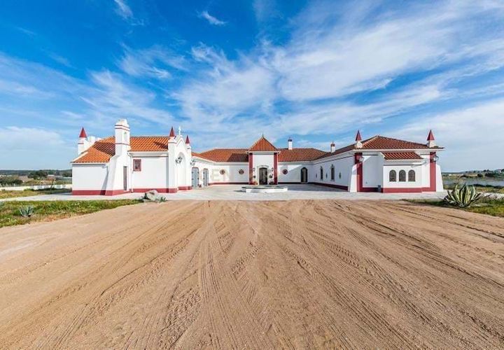 Farm hus i Redondo, Evora, Redondo - € 4.950.000 | Ref: C0364-04113 - foto 1