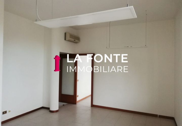 Erhvervsejendom i Stra, Venice, Stra - € 58.000 | Ref: U69 - foto 1