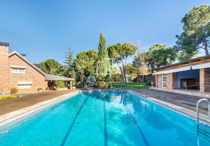 Villa a Boadilla Del Monte, Madrid, Boadilla Del Monte - € 2.700.000 | Ref: POZ38176 - foto 1