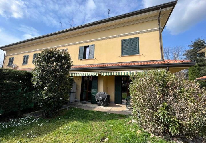Villa i Saronno, Varese, Saronno - € 475.000 | Ref: es5554399 - foto 1