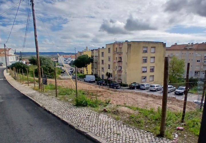 Helårsgrund i Alenquer, Lisbon, Alenquer - € 69.500 | Ref: C0407-00517 - foto 1
