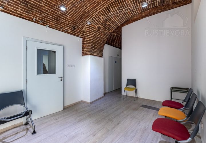L'establiment comercial a Evora, Evora, Evora - € 1.500/mes | Ref: 2314 - foto 1