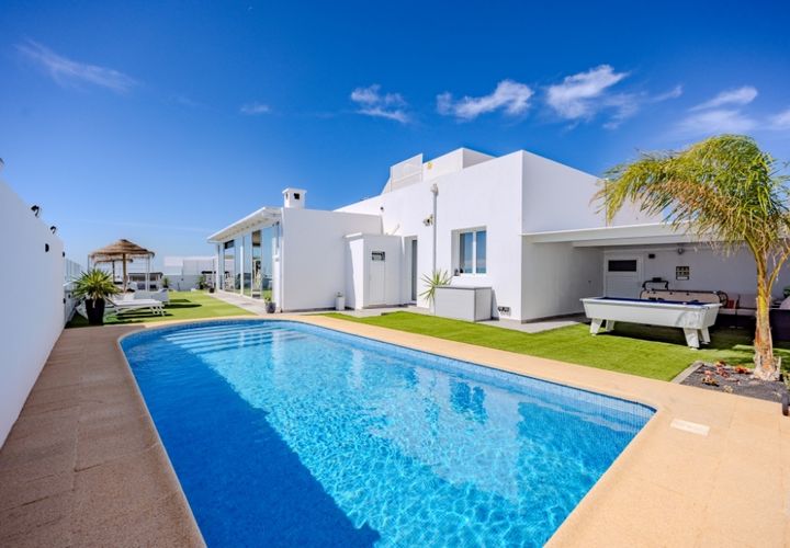 Villa i Costa Teguise, Lanzarote, Costa Teguise - € 925.000 | Ref: P324002 - foto 1