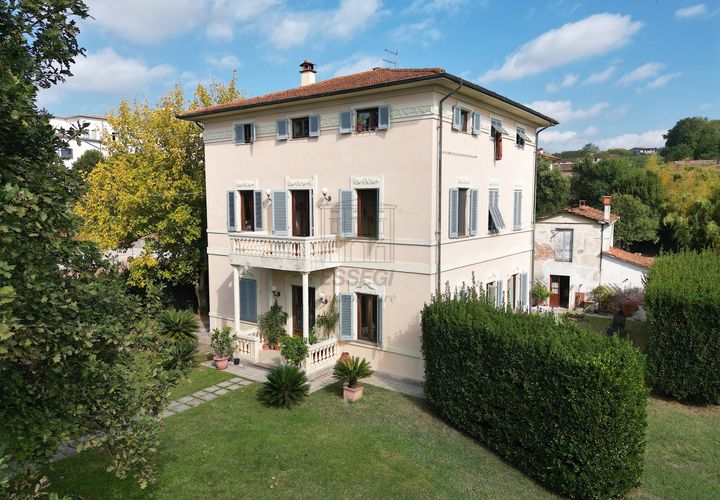 Villa a Porcari, Lucca, Porcari - € 750.000 | Ref: IA03781 - foto 1