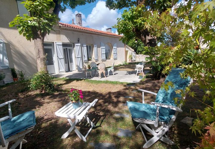Villa i Saint-Estephe, Gironde, Saint-Estephe - € 188.495 | Ref: 420123CBUR - foto 1
