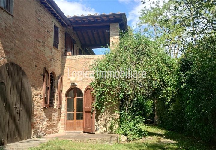 Farm hus i Chiusi, Siena, Chiusi - € 390.000 | Ref: CA624 - foto 1