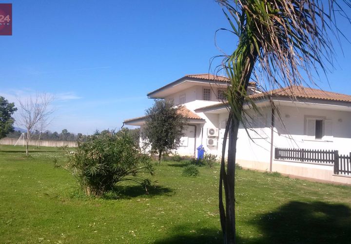 Villa a Latina, Latina, Latina - € 395.000 | Ref: 1404 - foto 1