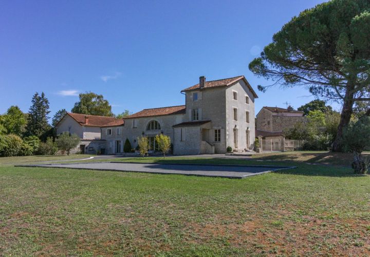 Villa i Mansle, Charente, Mansle - € 572 400 | Ref: BVI83105 - foto 1