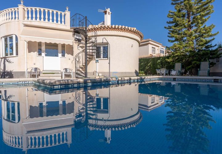 Villa i Playa Flamenca, Alicante, Playa Flamenca - € 555.000 | Ref: P8290 - foto 1