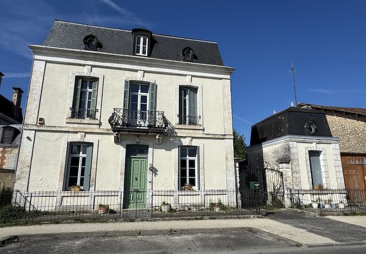 Villa i Chalais, Charente, Chalais - € 298.000 | Ref: 167 - foto 1
