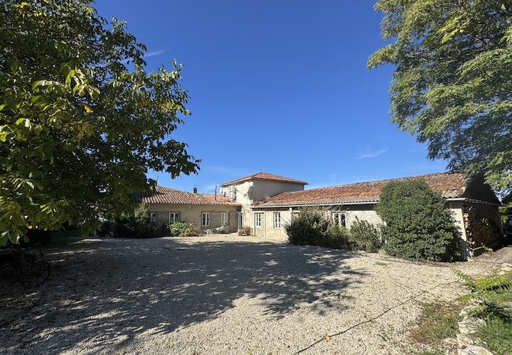 Villa en Chatignac, Charente, Chatignac - € 498.750 | Ref: 160 - photo 1