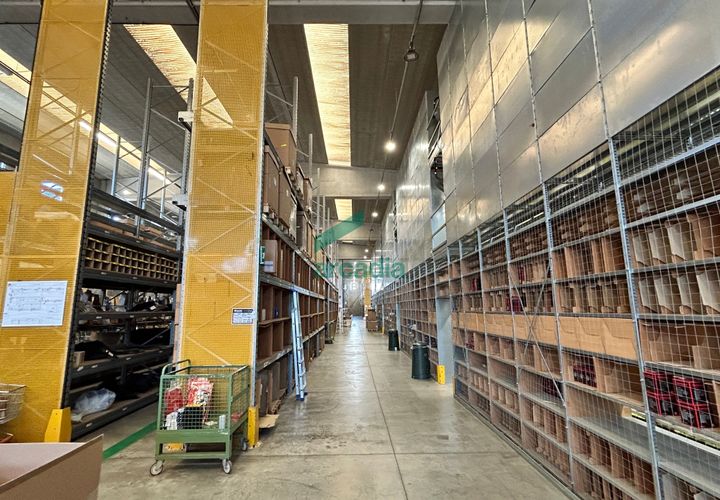 L'establiment comercial a Modugno, Bari, Modugno - € 3.100.000 | Ref: 11992/2025 - foto 1