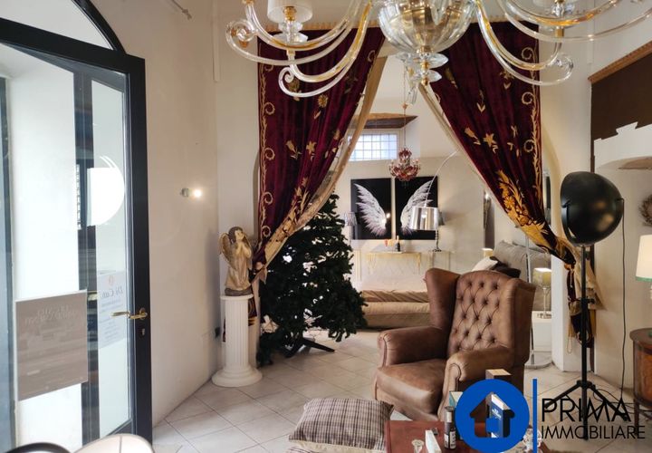 L'establiment comercial a Terni, Terni, Terni - € 800/mes | Ref: MRV-2039 - foto 1