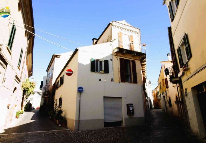 Villa i Atri, Teramo, Atri - € 139.000 | Ref: EL988-607656 - foto 1