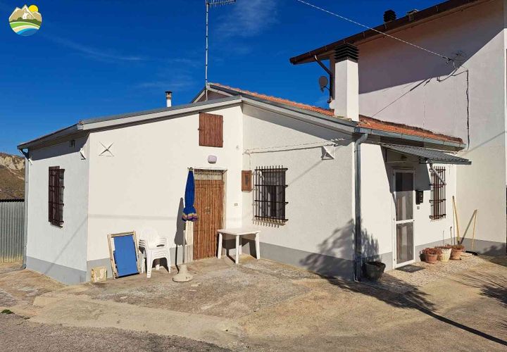 Villa a Montefino, Teramo, Montefino - € 49.000 | Ref: EL1007-607851 - foto 1