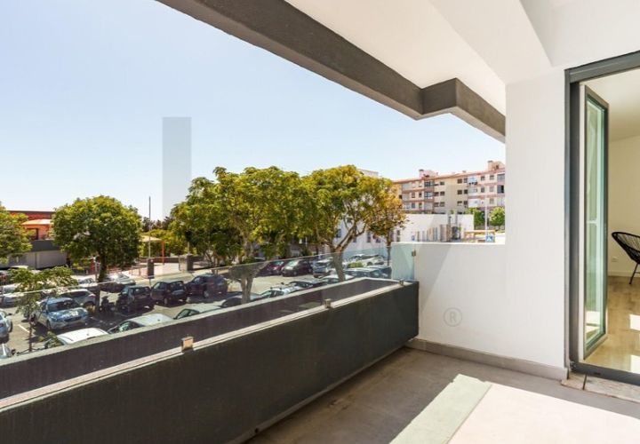 Villa i Amadora, Lisbon, Amadora - € 1.100.000 | Ref: KWPT-021907 - foto 1