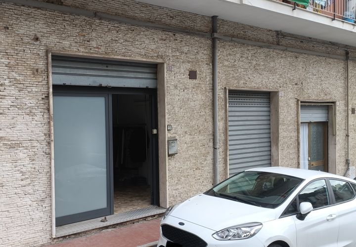 Erhvervsejendom i Genoa, Genoa, Genoa - € 120.000 | Ref: 29392 - foto 1
