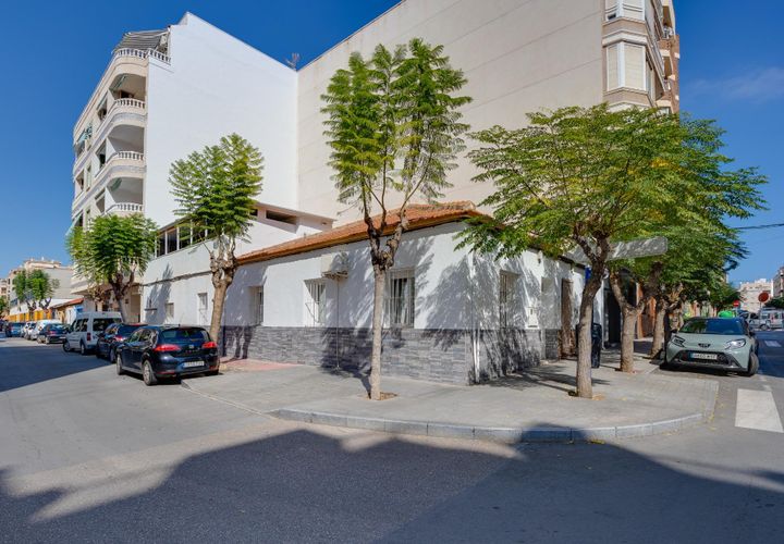 Villa a Torrevieja, Alicante, Torrevieja - € 255.000 | Ref: B2-226/4147 - foto 1
