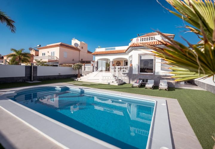Villa a Adeje, Tenerife, Adeje - € 1.830.000 | Ref: PD-141025 - foto 1