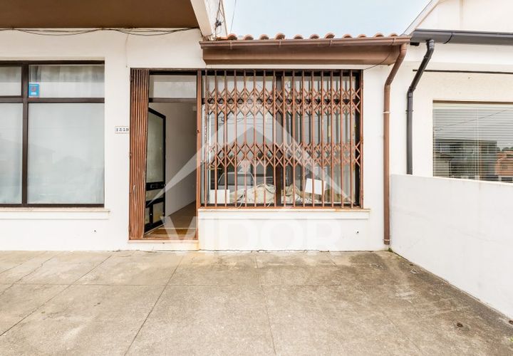 Erhvervsejendom i Paramos, Aveiro, Paramos - € 150.000 | Ref: 01.AV.11.001 - foto 1