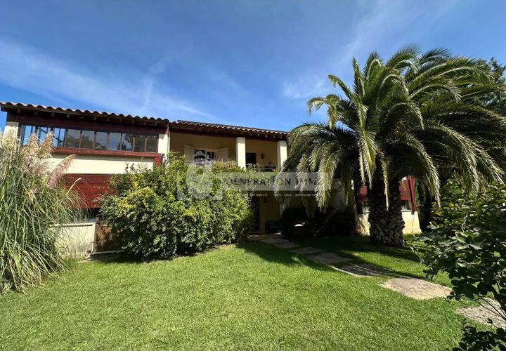 Villa a Graveson, Bouches-du-Rhone, Graveson - € 1.155.000 | Ref: 172 - foto 1