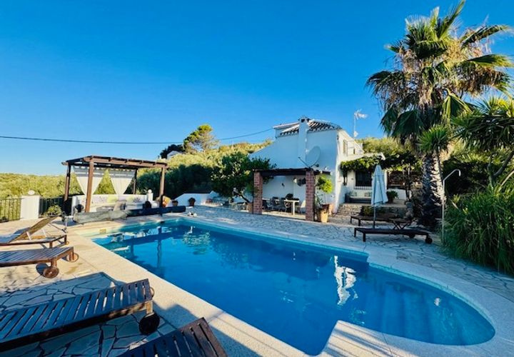 Landejendom i Iznajar, Cordoba, Iznajar - € 375.000 | Ref: ID109395420 - foto 1