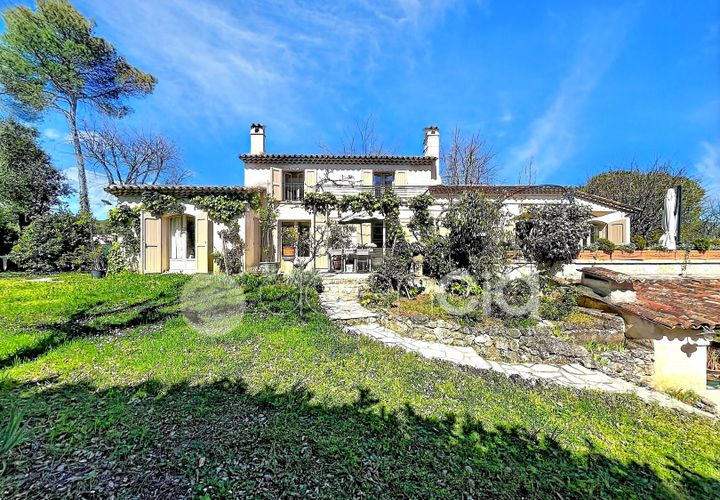 Villa i Valbonne, Alpes-Maritimes, Valbonne - € 2.690.000 | Ref: 85645880 - foto 1