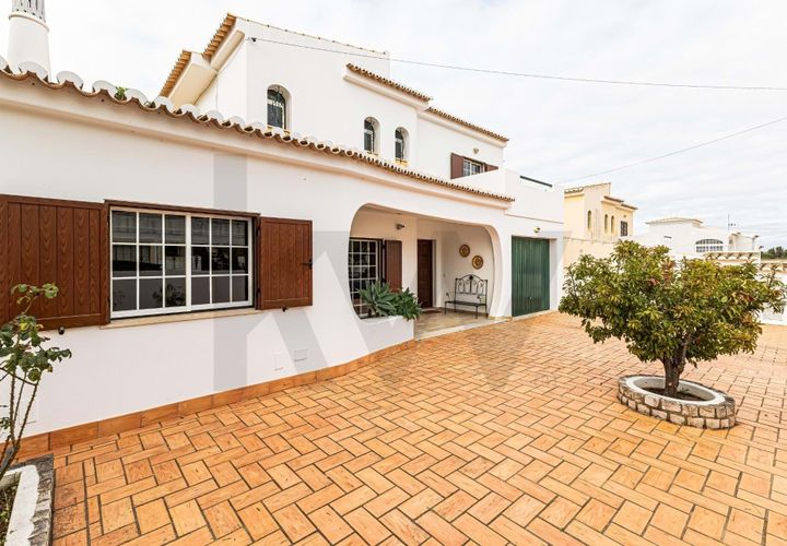 Villa i Alvor, Faro, Alvor - € 599.500 | Ref: KWPT-022846 - foto 1