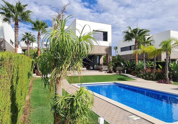 Villa i Manilva, Malaga, Manilva - € 1.075.000 | Ref: R5167300 - foto 1