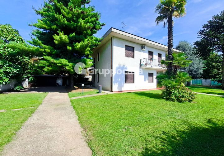 Villa i Mesero, Milan, Mesero - € 362 000 | Ref: Villa con due appartamenti, via 2 Giugno 6, Mesero - foto 1