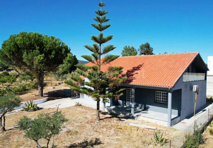 Villa i Fundao, Castelo Branco, Fundao - € 325.000 | Ref: 102250163 - foto 1