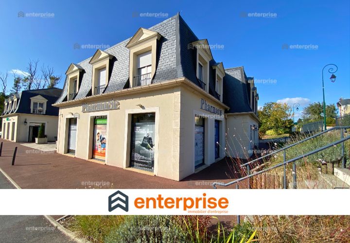 Erhvervsejendom i Chantilly, Oise, Chantilly - € 215.000 | Ref: 34235 - foto 1
