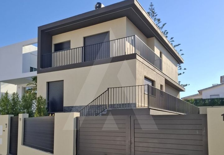 Villa i Carcavelos, Lisbon, Carcavelos - € 1.250.000 | Ref: 1150885/25LS - foto 1