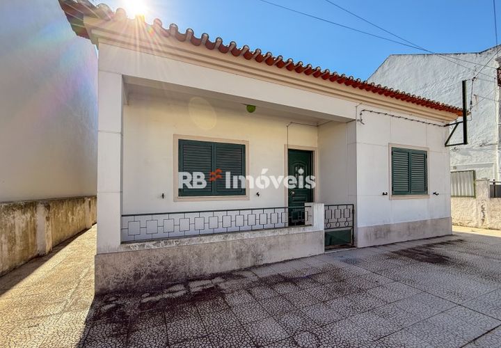 Villa i Entroncamento, Santarem, Entroncamento - € 220.000 | Ref: 01744-25 - foto 1