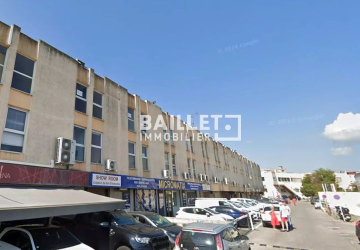 Erhvervsejendom i Antibes, Alpes-Maritimes, Antibes - € 3.000/måned | Ref: 0903 - foto 1