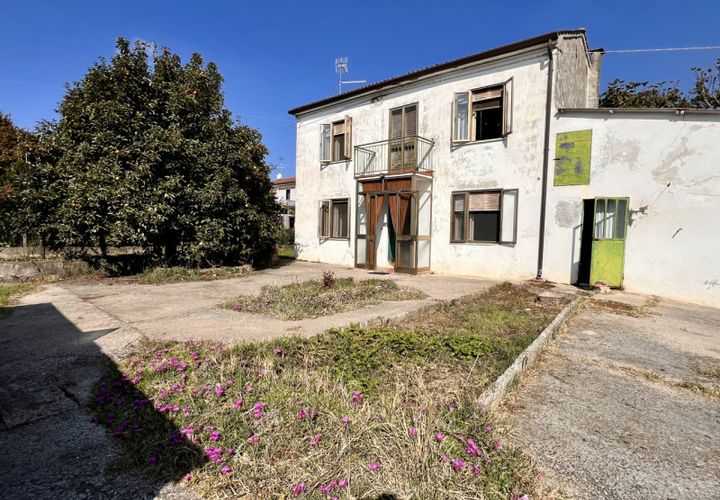 Villa a Legnago, Verona, Legnago - € 75.000 | Ref: 640 - foto 1