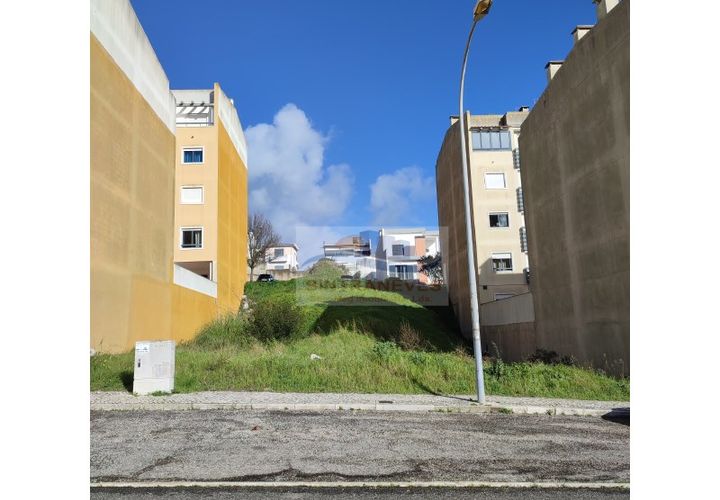 Helårsgrund i Amadora, Lisbon, Amadora - € 700.000 | Ref: AP9593 - foto 1