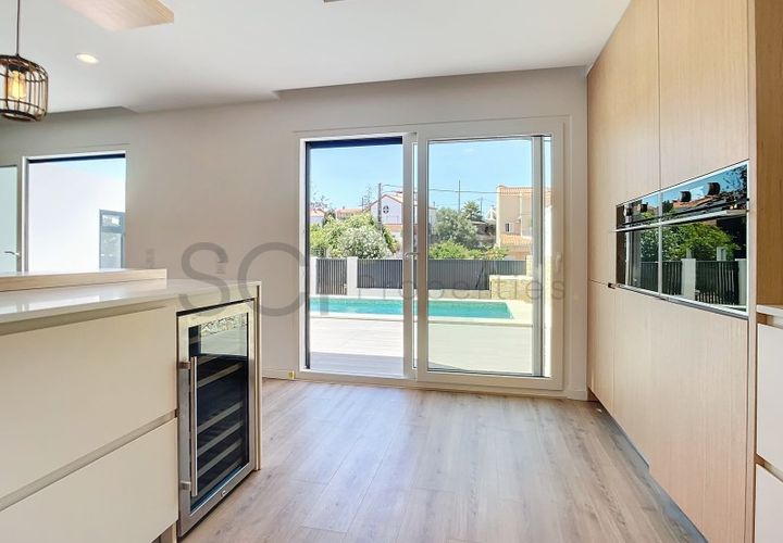Villa a Almada, Setubal, Almada - € 750.000 | Ref: 10548 - foto 1