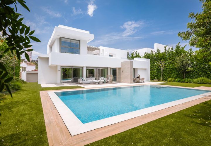 Villa i Estepona, Malaga, Estepona - € 2.495.000 | Ref: 28262035-01/6833 - foto 1