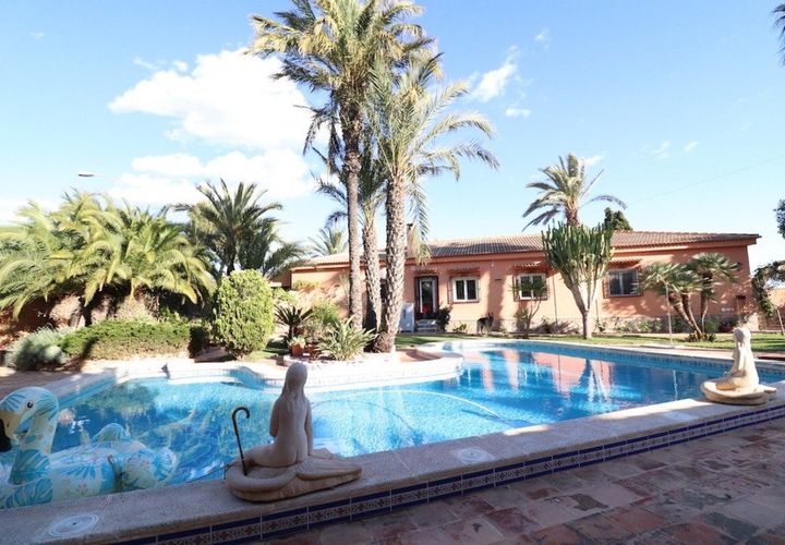 Villa i Torrevieja, Alicante, Torrevieja - € 850.000 | Ref: 741662 - foto 1