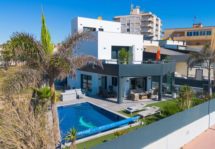 Villa i Torrevieja, Alicante, Torrevieja - € 895.000 | Ref: 741308 - foto 1