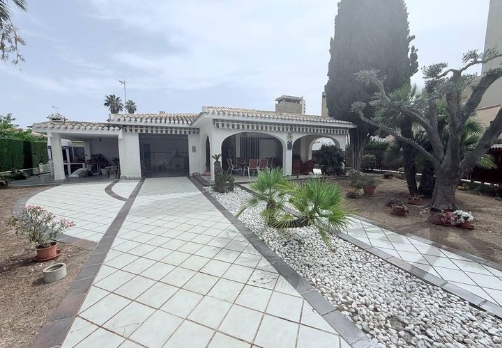 Villa a Orihuela Costa, Alicante, Orihuela Costa - € 799.000 | Ref: 740824 - foto 1