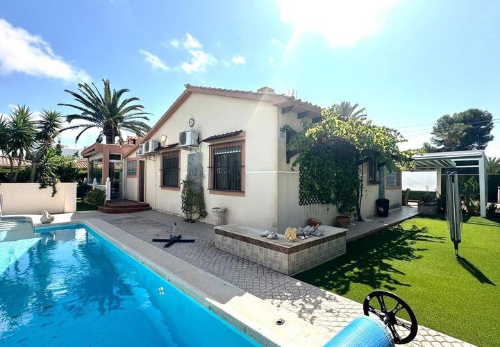 Villa i Cabo Roig, Alicante, Cabo Roig - € 850.000 | Ref: 741750 - foto 1