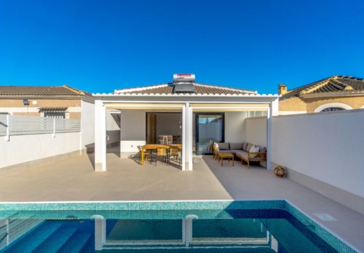 Villa i Torrevieja, Alicante, Torrevieja - € 459.000 | Ref: 740498 - foto 1