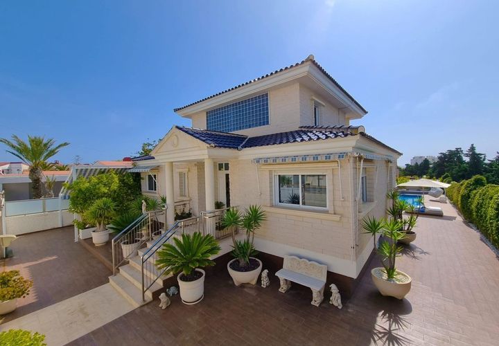 Villa i Torrevieja, Alicante, Torrevieja - € 1.117.000 | Ref: 741232 - foto 1