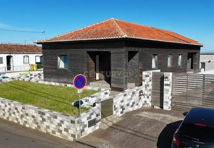 Villa i Angra do Heroismo, Terceira, Angra do Heroismo - € 350.000 | Ref: C0423-00631 - foto 1