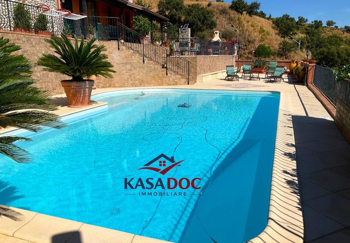 Villa a Montepaone, Catanzaro, Montepaone - € 790.000 | Ref: 1118 - foto 1
