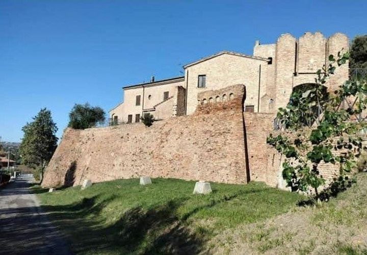 Villa i Coriano, Rimini, Coriano - € 420.000 | Ref: es5554831 - foto 1