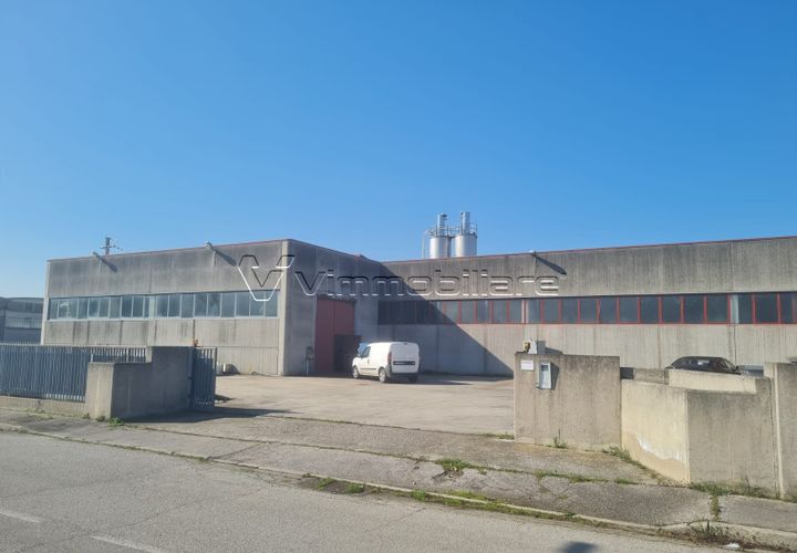 L'establiment comercial a Ponso, Padua, Ponso - € 2.600/mes | Ref: VT5 - foto 1